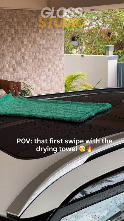 1200 GSM Microfiber Drying Towel – Super Absorbent (40cm x 60cm)
